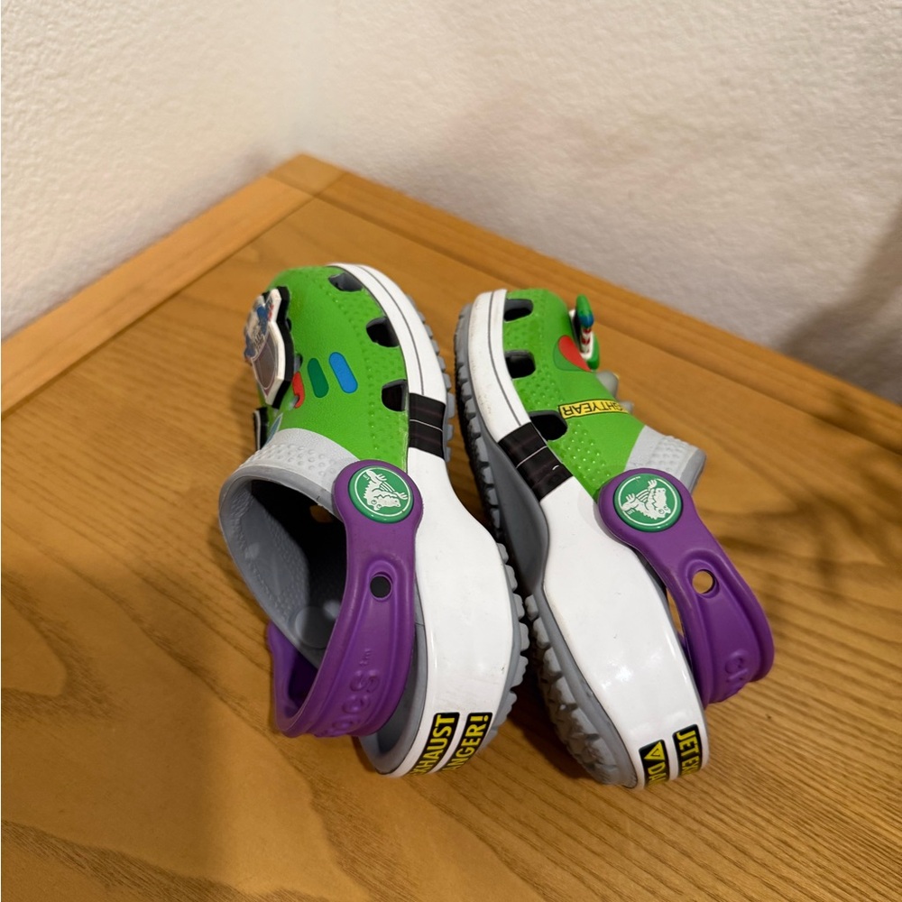 Disney Buzz Lightyear Crocs Size 5C - Picture 5 of 9